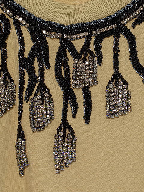 Футболка с вышивкой, 3