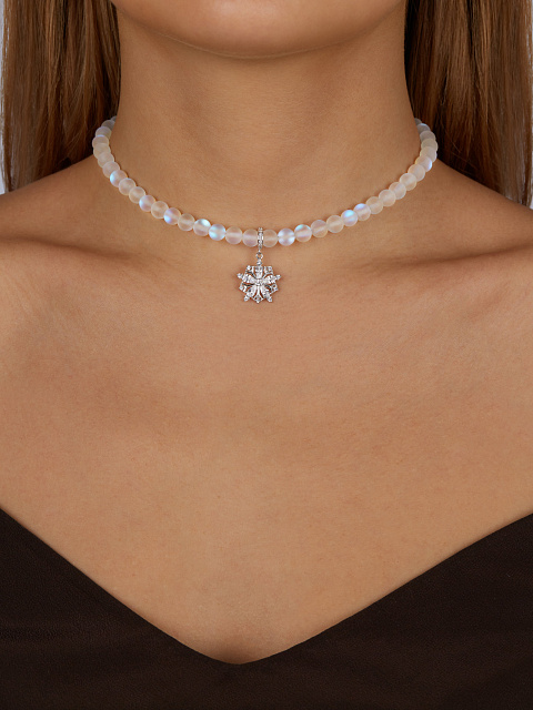 Колье из лунного камня и серебра с кулоном-снежинкой с фианитами, 2