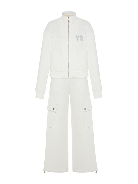 Белый трикотажный костюм с брюками-карго, 1