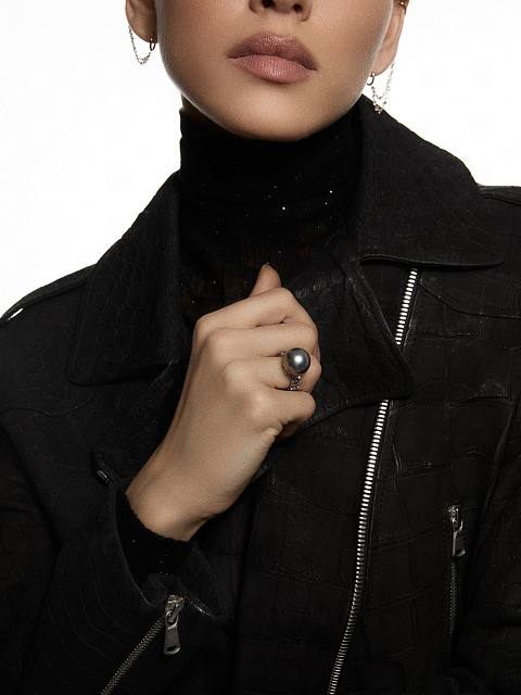 Кольцо из белого золота с серым жемчугом Таити и шпинелью, 2 Кольцо из белого золота с серым жемчугом Таити и шпинелью, 2