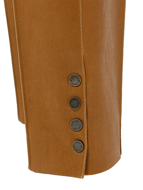 Коричневый кожаный костюм-двойка из приталенного жакета и брюк со стрелками, 6