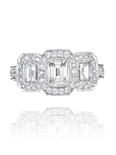 Кольцо из белого золота с бриллиантами круглой огранки и огранки «багет», 2 Кольцо из белого золота с бриллиантами круглой огранки и огранки «багет», 2