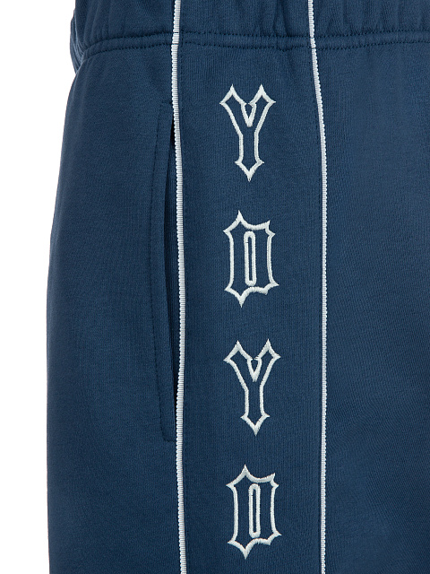 Синий трикотажный костюм с белой вышивкой, 6