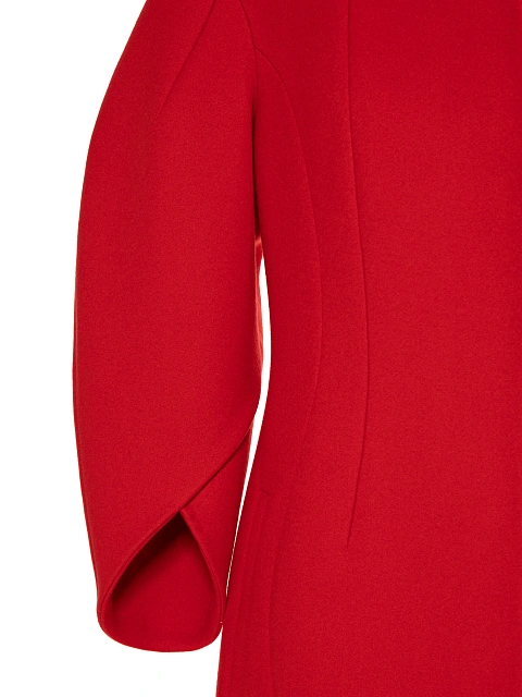 Красное пальто из шерсти, 3