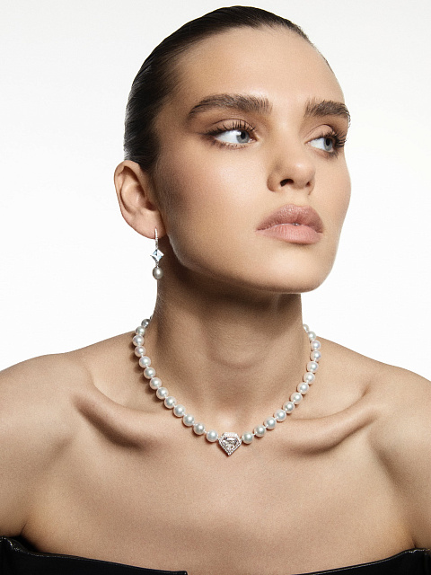 Колье из белого золота с бриллиантом огранки "Fantasy" и серым жемчугом, 2 Колье из белого золота с бриллиантом огранки "Fantasy" и серым жемчугом, 2