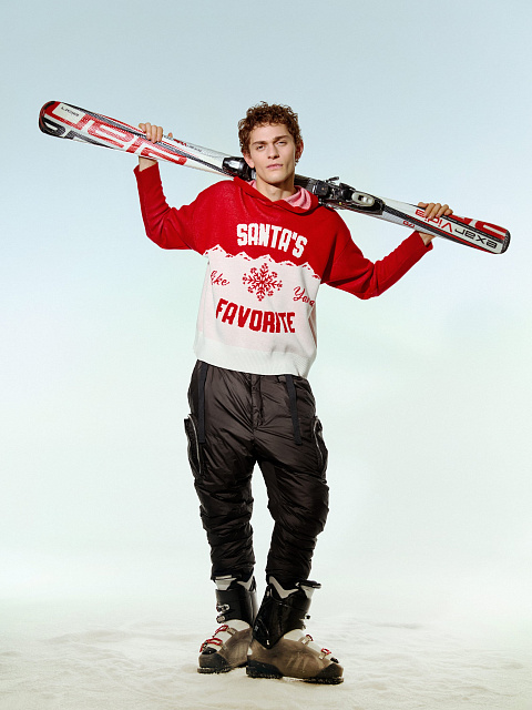 Красно-белый свитер с капюшоном Santa's Favorite, 5