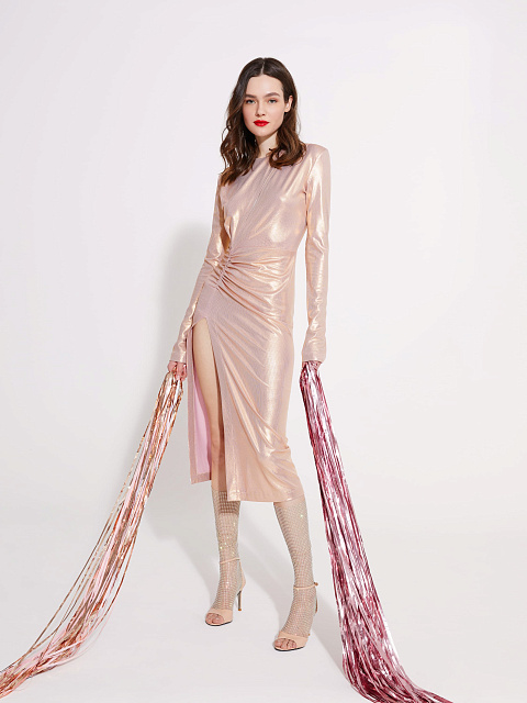 Золотисто-розовое платье-миди из трикотажа с металлическим блеском, 7