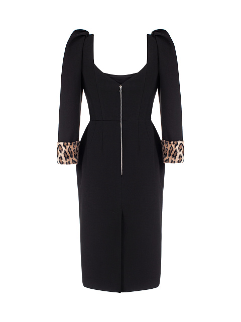 Черное платье-футляр с вырезом-каре, 2