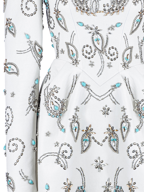 Белое кожаное платье-мини с вышивкой, 3