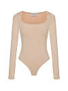 Боди с длинным рукавом бежевого цвета, глубокий вырез  Боди с длинным рукавом бежевого цвета, глубокий вырез