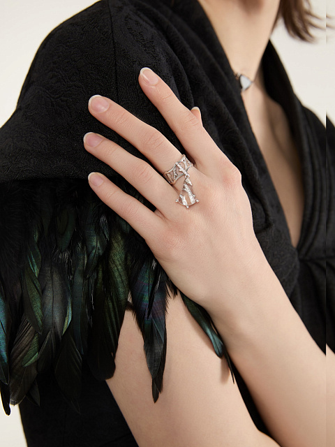 Кольцо из белого золота с подвеской и горным хрусталем, 2 Кольцо из белого золота с подвеской и горным хрусталем, 2