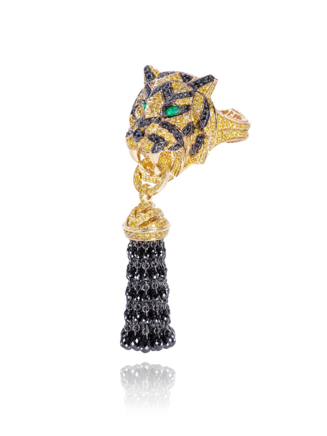 Золотое кольцо-кисть с черными и желтыми бриллиантами и изумрудами, 1