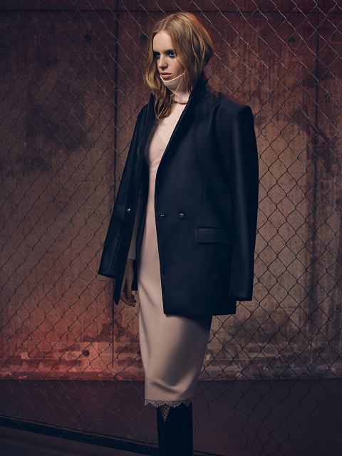 Розовое платье-миди на бретельках с кружевом, 4