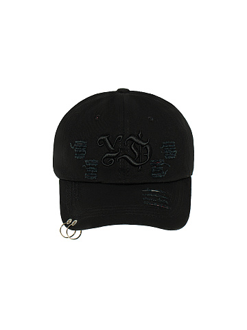 Черная джинсовая кепка с вышивкой в тон и пирсингом, 2