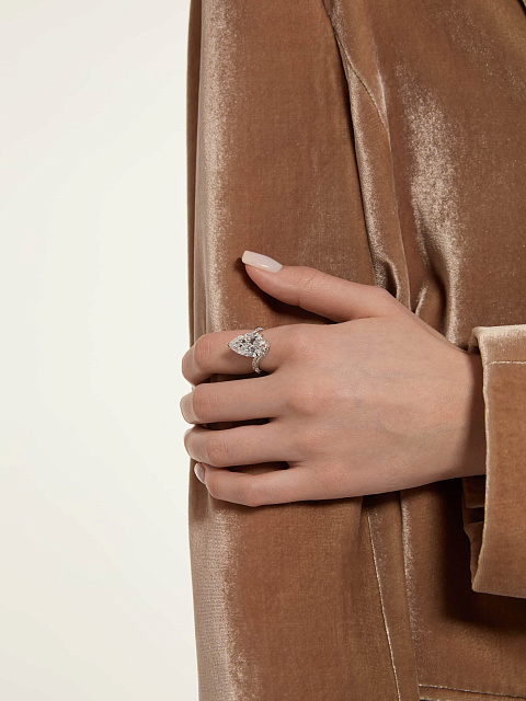 Кольцо с LG бриллиантом в огранке «груша», 7 Кольцо с LG бриллиантом в огранке «груша», 7