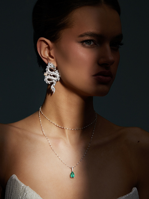 Серьги из белого золота с жемчугом, изумрудами и бриллиантами, 3 Серьги из белого золота с жемчугом, изумрудами и бриллиантами, 3