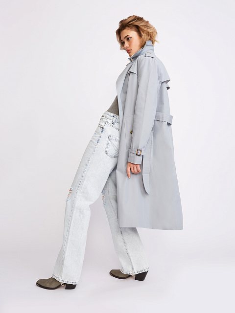 Светло-голубой двубортный тренч с поясом, 12