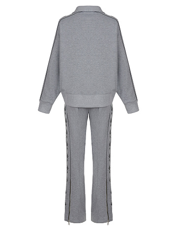 Серый костюм с укороченной толстовкой и вышивкой в виде крестов, 2