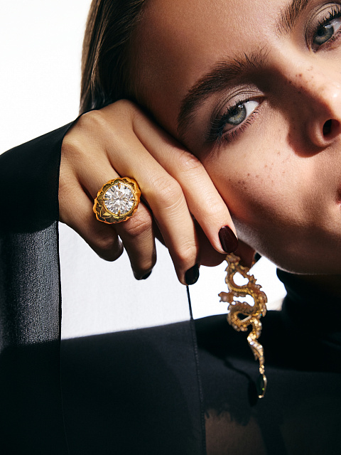 Кольцо “Dragon” из желтого золота с бриллиантом LG, 2