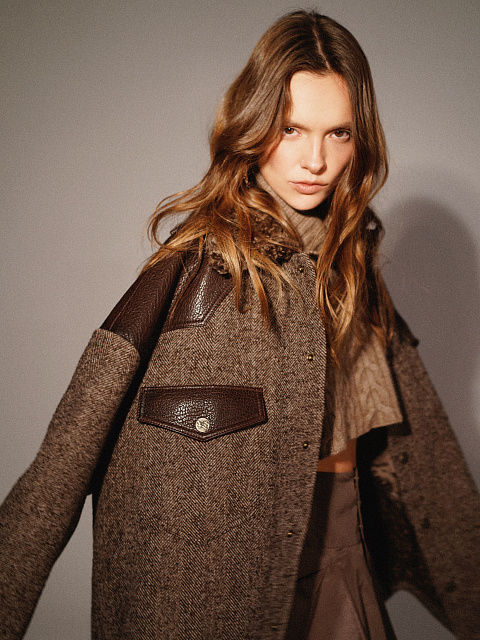 Коричневая куртка из шерсти с подкладом из каракуля и вышивкой, 8