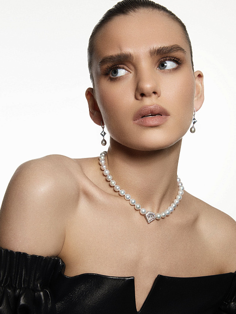 Колье из белого золота с бриллиантом огранки "Fantasy" и серым жемчугом, 3 Колье из белого золота с бриллиантом огранки "Fantasy" и серым жемчугом, 3