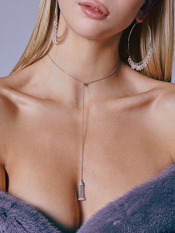 Колье-галстук с кулоном-кистью из белого золота и бриллиантов, 2