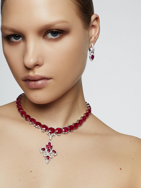 Серьги из белого золота с рубинами огранки «груша» и бриллиантами, 3 Серьги из белого золота с рубинами огранки «груша» и бриллиантами, 3