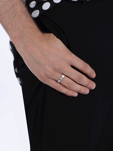 Кольцо из белого золота с бриллиантом фантазийной огранки, 3 Кольцо из белого золота с бриллиантом фантазийной огранки, 3