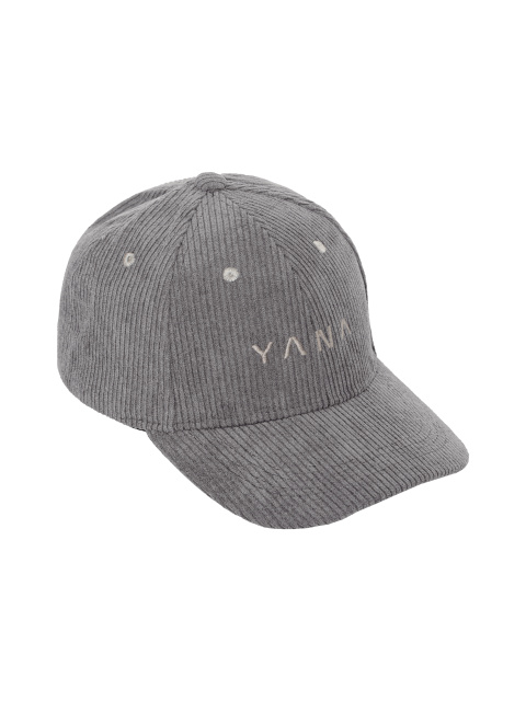 Светло-серая кепка из вельвета с вышивкой Yana, 1
