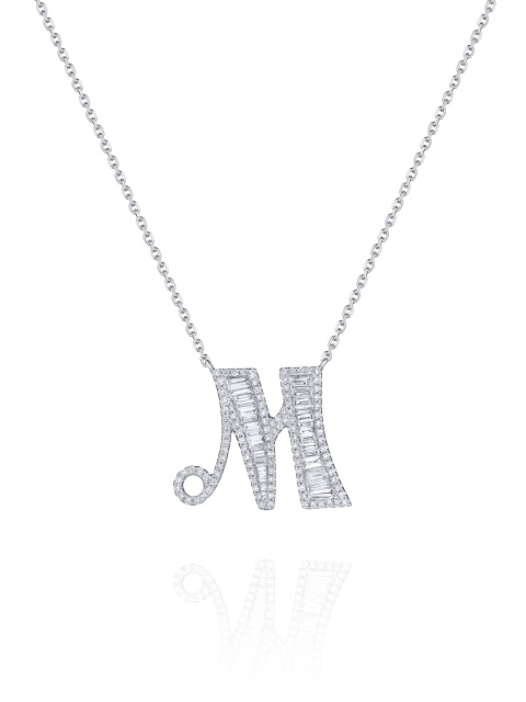Колье с кулоном из белого золота и бриллиантов в виде буквы M, 1