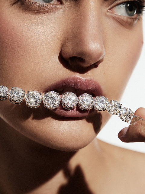 Колье из белого золота с бриллиантами круглой огранки, 9 Колье из белого золота с бриллиантами круглой огранки, 9