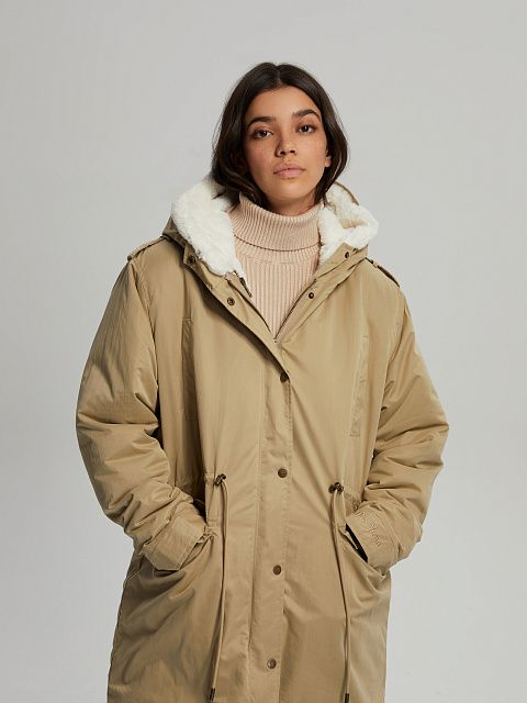 Бежевая парка из плащевки с эко-мехом, 6