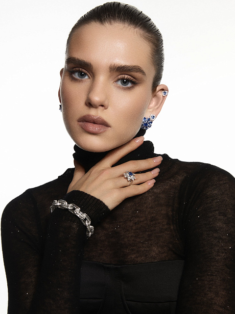 Кольцо из белого золота с сапфиром и бриллиантами фантазийной огранки, 2 Кольцо из белого золота с сапфиром и бриллиантами фантазийной огранки, 2