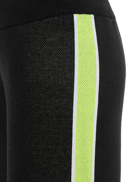 Черные трикотажные брюки с салатовыми лампасами, 3