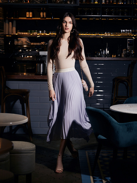 Лиловая плиссированная юбка-миди с асимметричным подолом, 5 Лиловая плиссированная юбка-миди с асимметричным подолом, 5