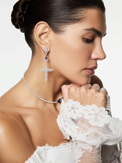 Асимметричные серьги с черепом из белого золота с танзанитами и бриллиантами, 4 Асимметричные серьги с черепом из белого золота с танзанитами и бриллиантами, 4