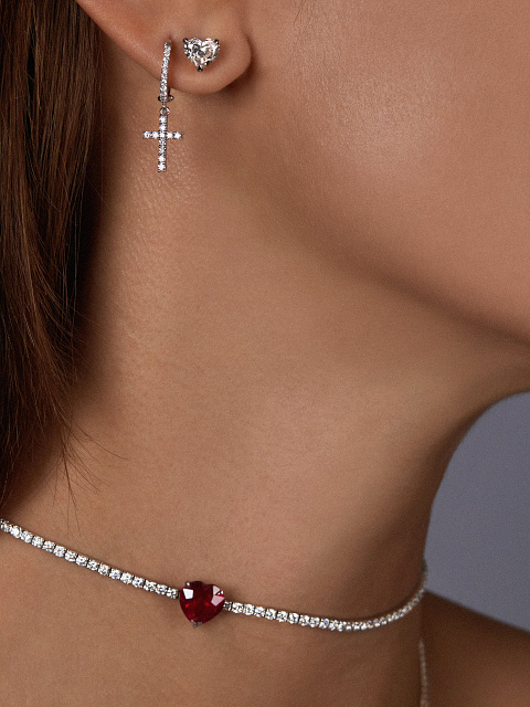 Серьги-гвоздики из белого золота с бриллиантами в огранке «сердце», 4