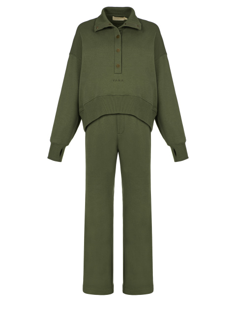 Зеленый костюм с вышивкой и кнопками на лампасах, 1