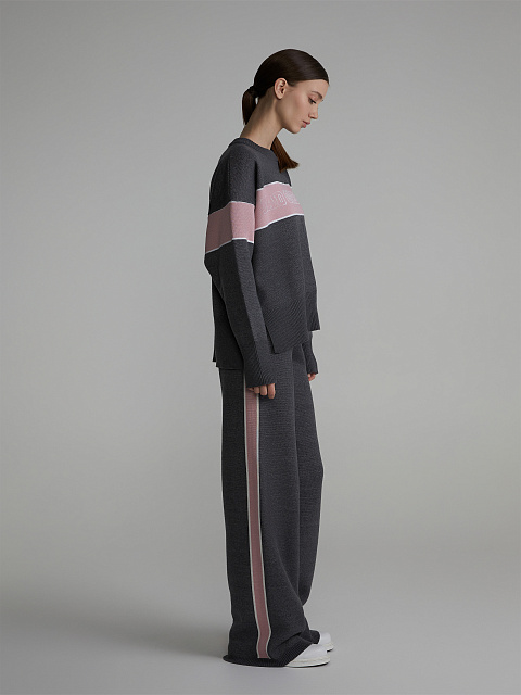 Серые трикотажные брюки с розовыми лампасами, 4 Серые трикотажные брюки с розовыми лампасами, 4