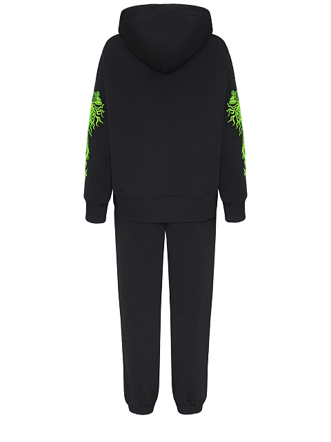 Черный костюм с салатовой вышивкой на рукавах, 2