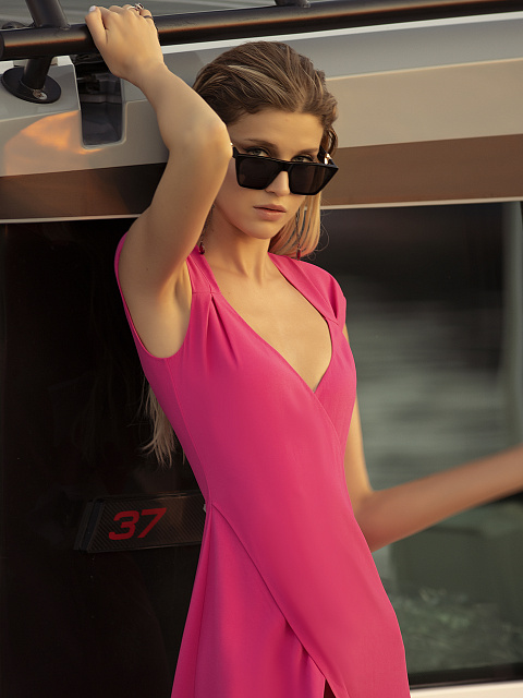 Розовое платье-макси на запах, 3