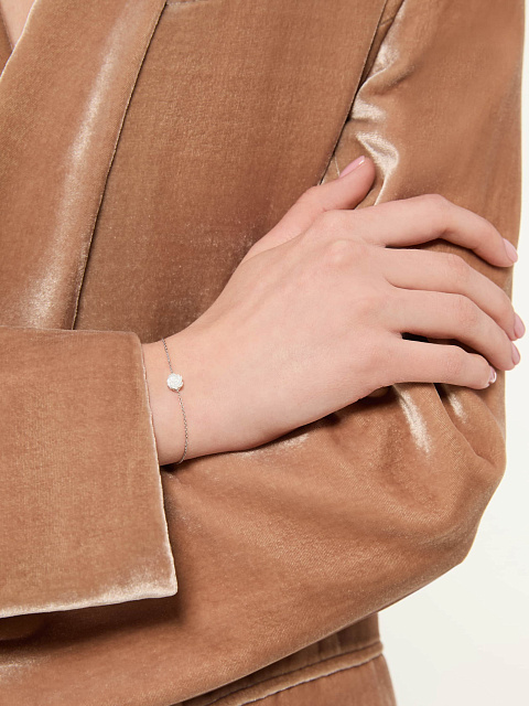 Браслет из белого золота с розой из белого резного перламутра, 2 Браслет из белого золота с розой из белого резного перламутра, 2