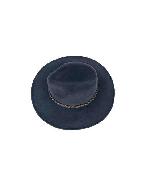 Синяя фетровая шляпа с цепью, 1