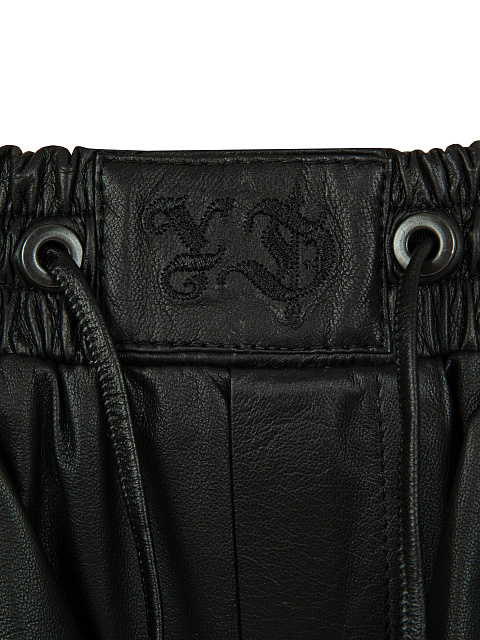 Черные кожаные шорты, 3