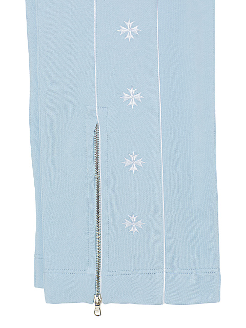 Голубой костюм с укороченной толстовкой и вышивкой в виде васильков, 5 Голубой костюм с укороченной толстовкой и вышивкой в виде васильков, 5