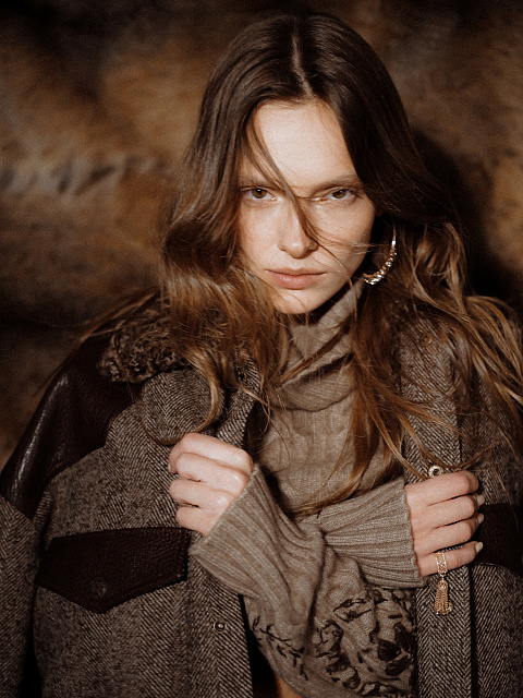 Коричневая куртка из шерсти с подкладом из каракуля и вышивкой, 9