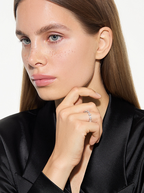 Кольцо с бриллиантами LG в огранке «груша», 3 Кольцо с бриллиантами LG в огранке «груша», 3