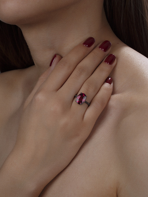 Кольцо из черненого золота с бриллиантами и рубеллитом, 3