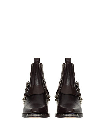 Коричневые кожаные казаки, 2