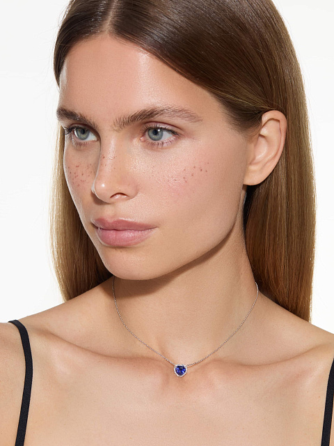 Колье из белого золота с сапфиром в огранке «сердце» и бриллиантами, 2